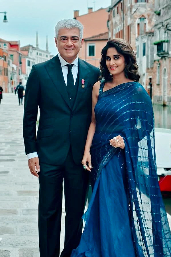 Thala Ajith Family Pictures and Moments Photos8