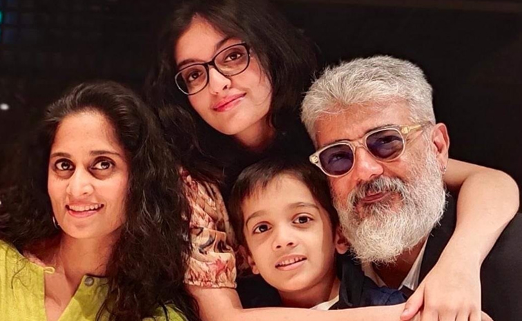 Thala Ajith Family Pictures and Moments Photos9