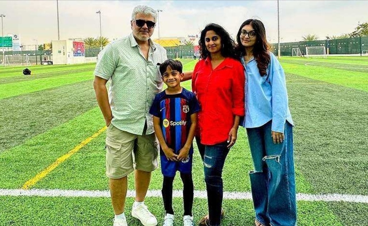 Thala Ajith Family Pictures and Moments Photos10