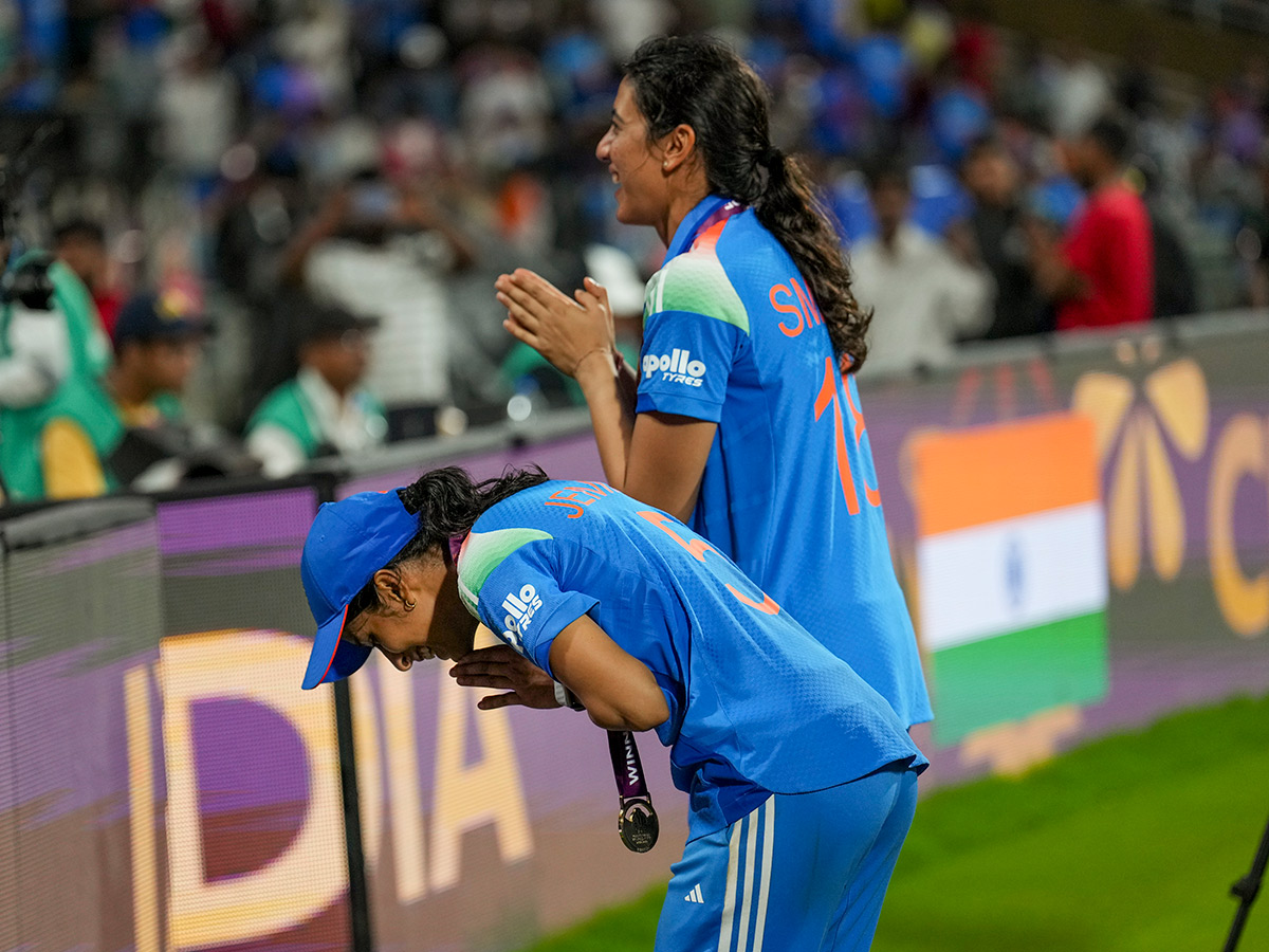  ICC Womens World Cup Final Celebrate with the Trophy Ceremony Photos12