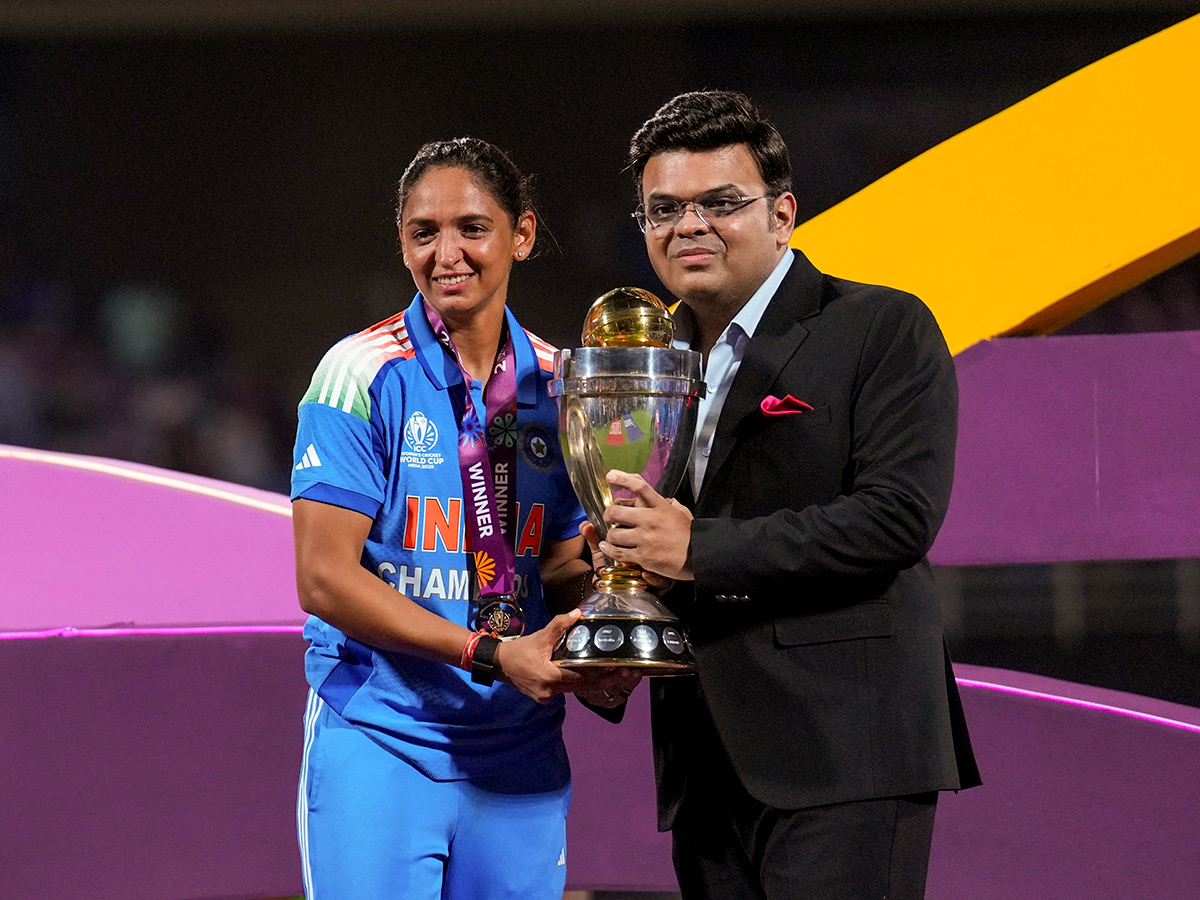  ICC Womens World Cup Final Celebrate with the Trophy Ceremony Photos16