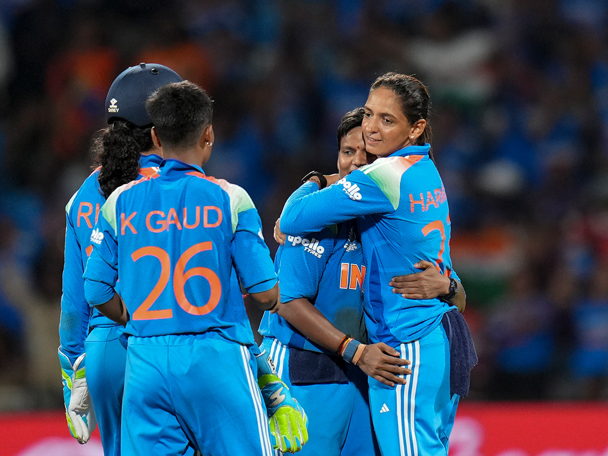  ICC Womens World Cup Final Celebrate with the Trophy Ceremony Photos19