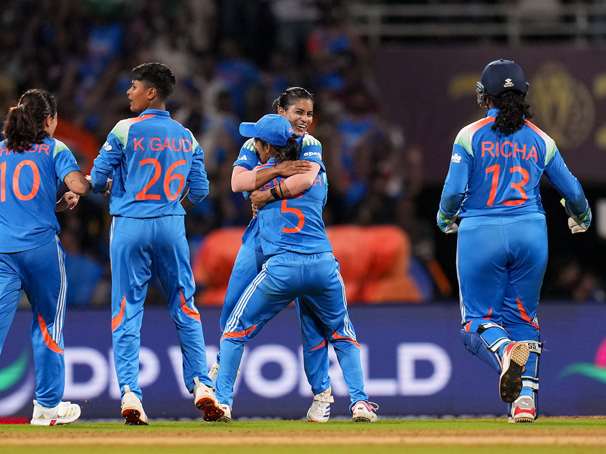  ICC Womens World Cup Final Celebrate with the Trophy Ceremony Photos23