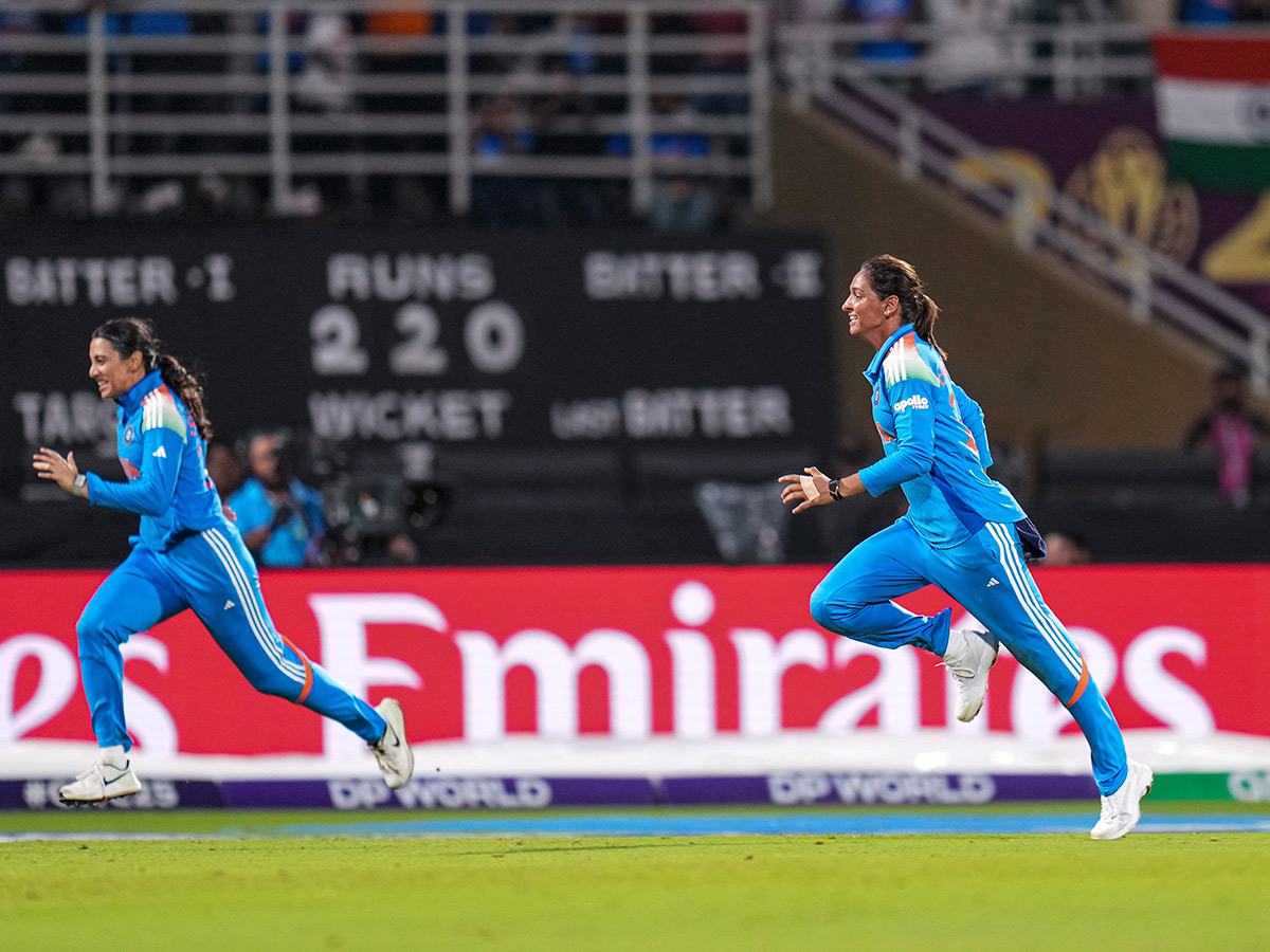  ICC Womens World Cup Final Celebrate with the Trophy Ceremony Photos28