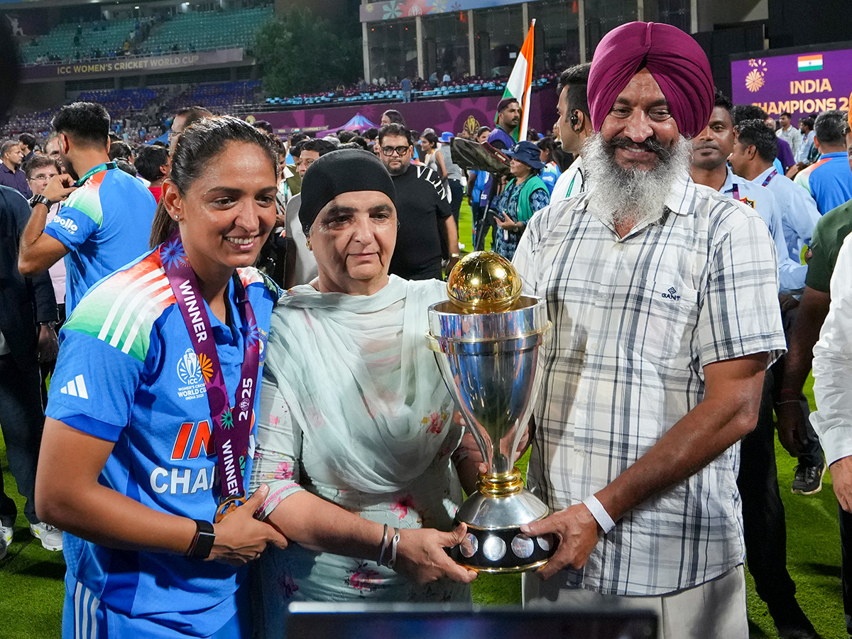  ICC Womens World Cup Final Celebrate with the Trophy Ceremony Photos5