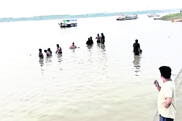 భద్రాద్రిలో కానరాని కార్తీకం..1