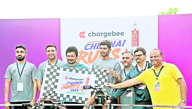 ఒకే వేదికపైకి వేలాది మంది రన్నర్లు1