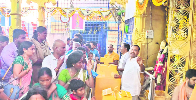 కురుమూర్తిగిరులు.. కిటకిట 2