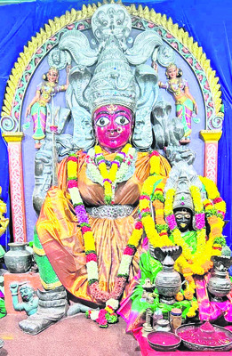 అమ్మవారి విగ్రహ ధ్వంసంపై ఫిర్యాదు 
2