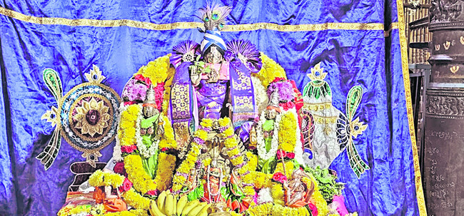 సింహగిరిపై ఘనంగా చిలుకు ద్వాదశి 1