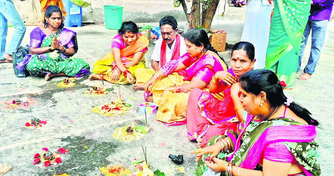 కార్తీక సందడి1