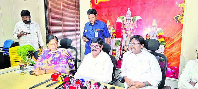      కమిటీ వేశాం  
4