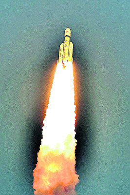 ● సాహోరే ‘బాహుబలి’ 1