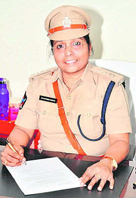 ఎన్టీఆర్‌ జిల్లా పోలీస్‌ కమిషనరేట్‌కు మరో ముగ్గురు డీసీ4