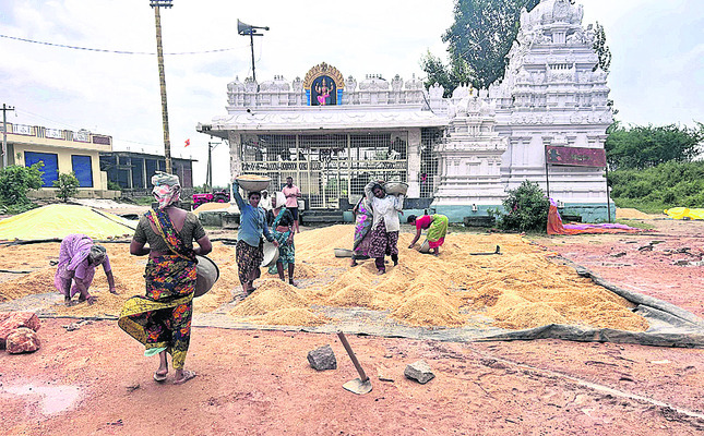 కల్లాల్లో కష్టాలు1