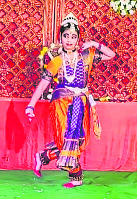 11 ఏళ్లకే 100 కూచిపూడి నాట్య ప్రదర్శనలు 
3