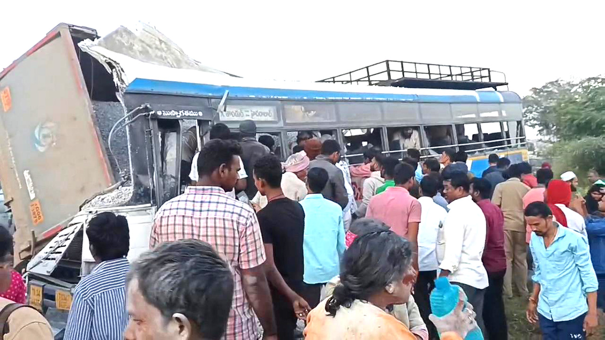 Telangana : Chevella Bus Accident Photos8