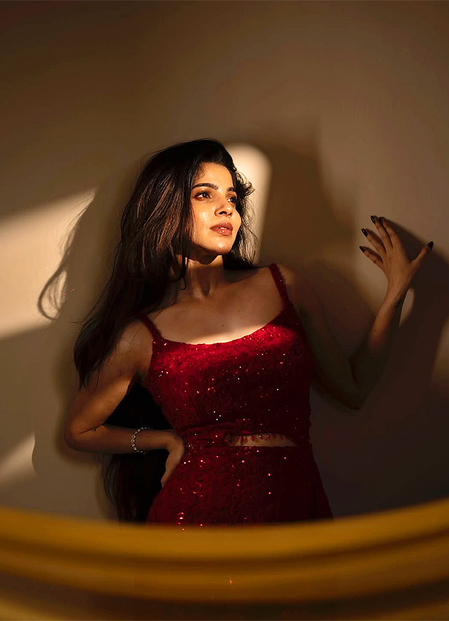 Actress Divya Bharathi HD Latest Photos11