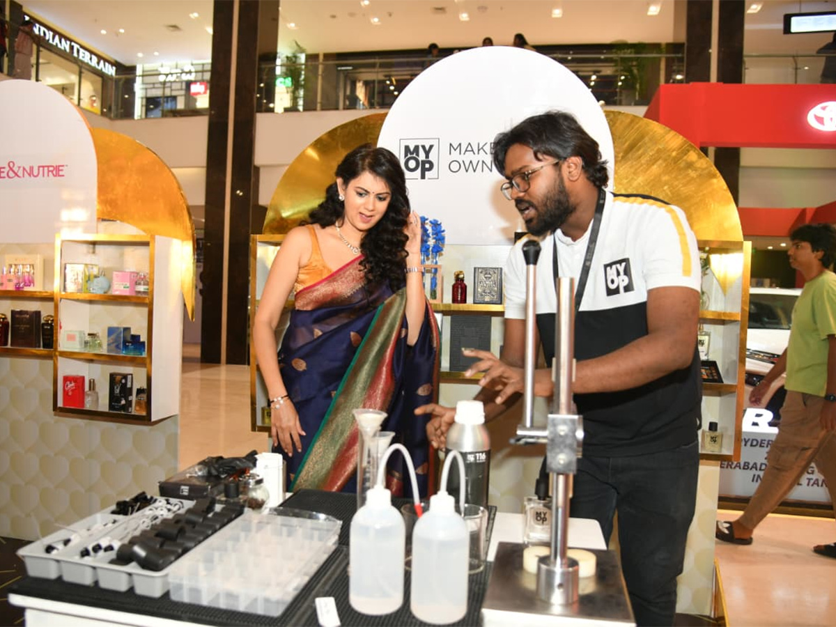 Actress Kamna Jethmalani At LuLu Mall Hyderabad12