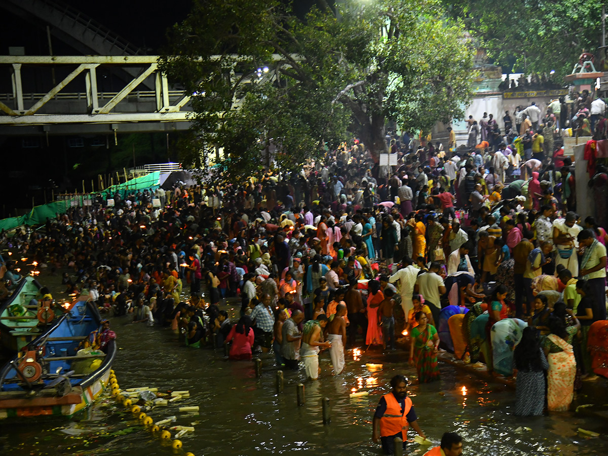 Devotional : Devotees Rush at Temples in Karthika Somavaram2