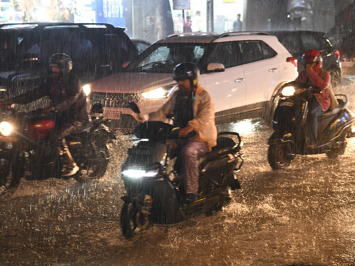 Heavy Rainfall in Hyderabad 2025 Photos6