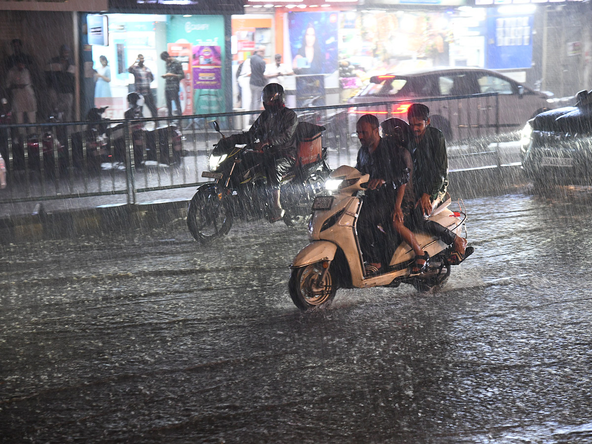 Heavy Rainfall in Hyderabad 2025 Photos8