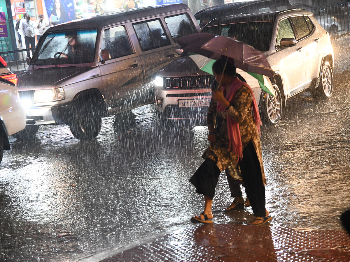 Heavy Rainfall in Hyderabad 2025 Photos9