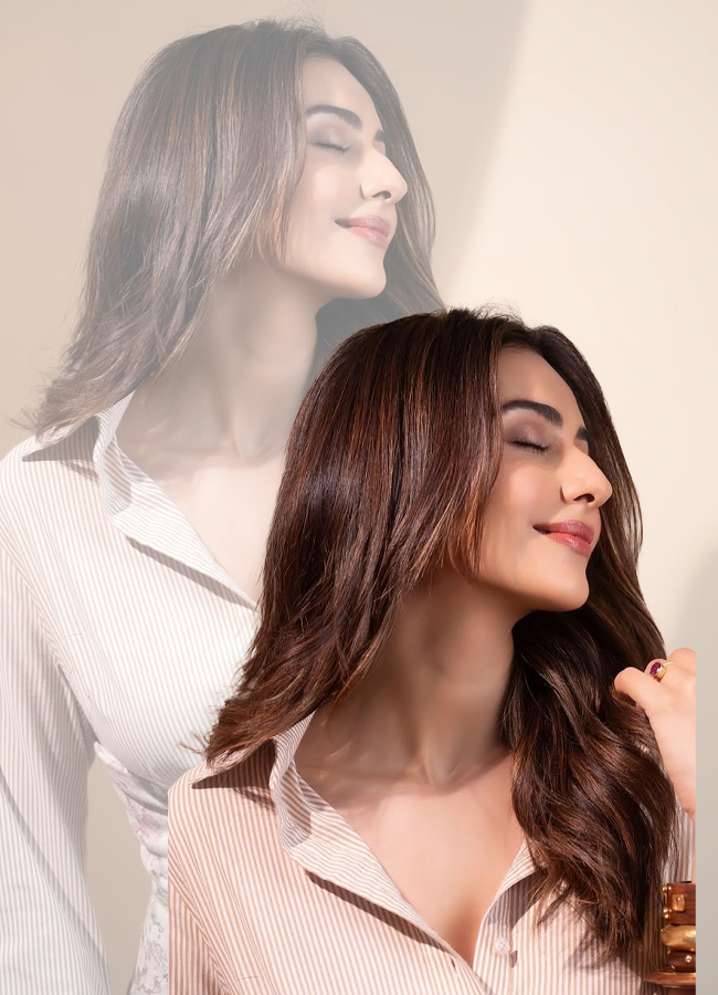 Rakul's glamour in a skirt is not usual! (Photos)7