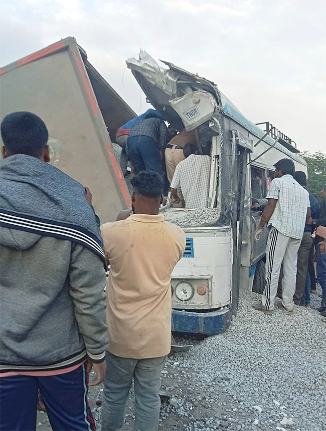 Telangana : Chevella Bus Accident Photos6