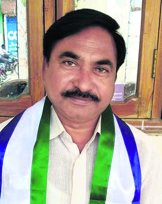 ● చెట్లపైనే మాగుతున్న కాయలు.. 5