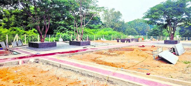 జలవనరుల భూములకు ఎసరు 2