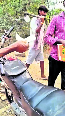 కప్పం కట్టాల్సిందే!1