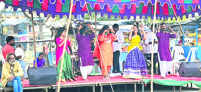 చికిత్స పొందుతూ మృతి
3