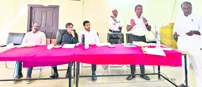 ఎన్నికల విధుల్లో  అప్రమత్తంగా ఉండాలి 
1