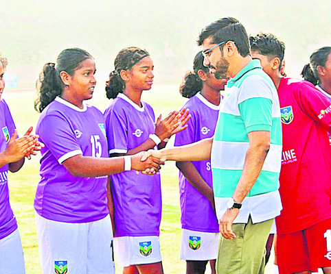 క్రీడల్లో మేటిగా రాణించాలి 1