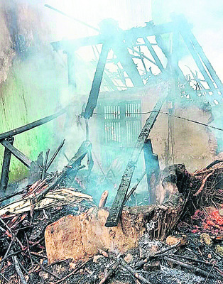 బుడతనాపల్లిలో అగ్ని ప్రమాదం 1