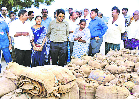 రైతు సేవా కేంద్రాల ద్వారా ధాన్యం విక్రయించాలి 1