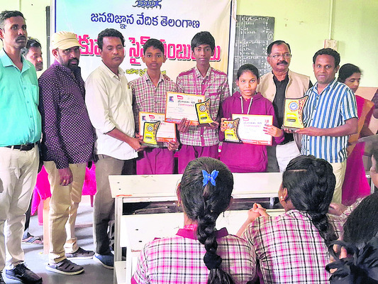 పోటీకే సై.. 1