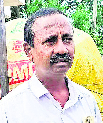 సర్వర్‌ డౌన్‌.. రైతుల ఆందోళన 1