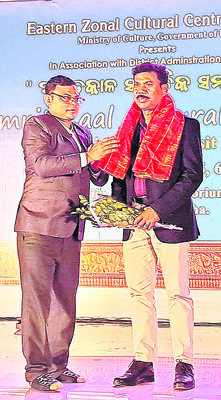 కళాకారులను ప్రోత్సహించడమే ధ్యేయం3