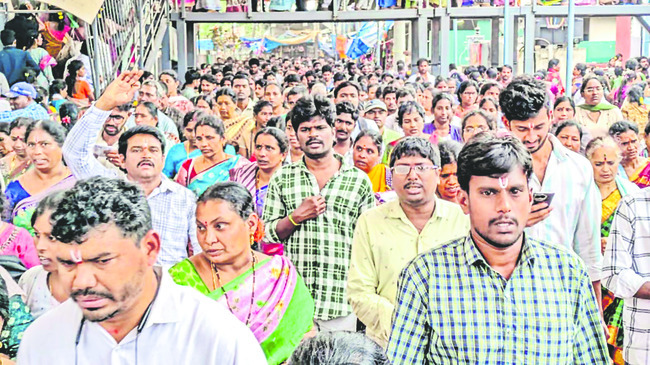 వాడపల్లికి పోటెత్తిన భక్తజనం 1