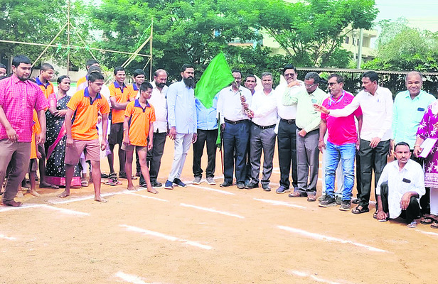 దివ్యాంగులకు జిల్లా స్థాయి క్రీడా పోటీలు1