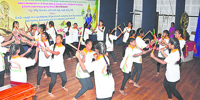 వైభవంగా స్వరలయ ‘తెనాలి ఉత్సవ్‌’ 1