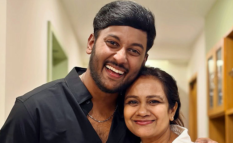 Nivetha Thomas Brother Birthday Celebrations Photos10