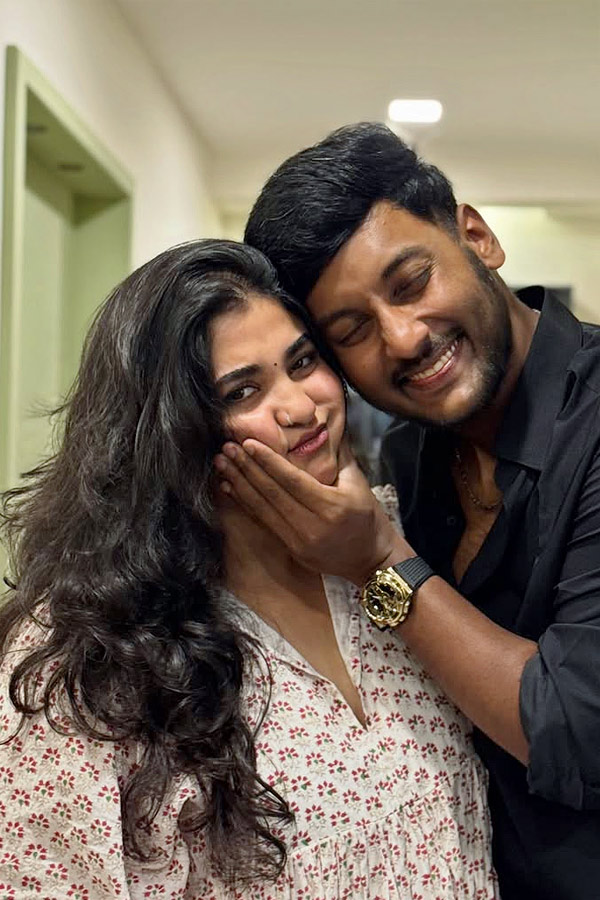 Nivetha Thomas Brother Birthday Celebrations Photos3