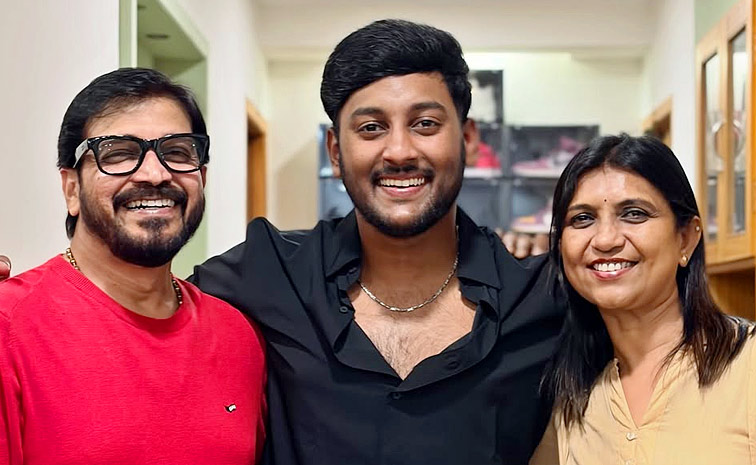 Nivetha Thomas Brother Birthday Celebrations Photos9