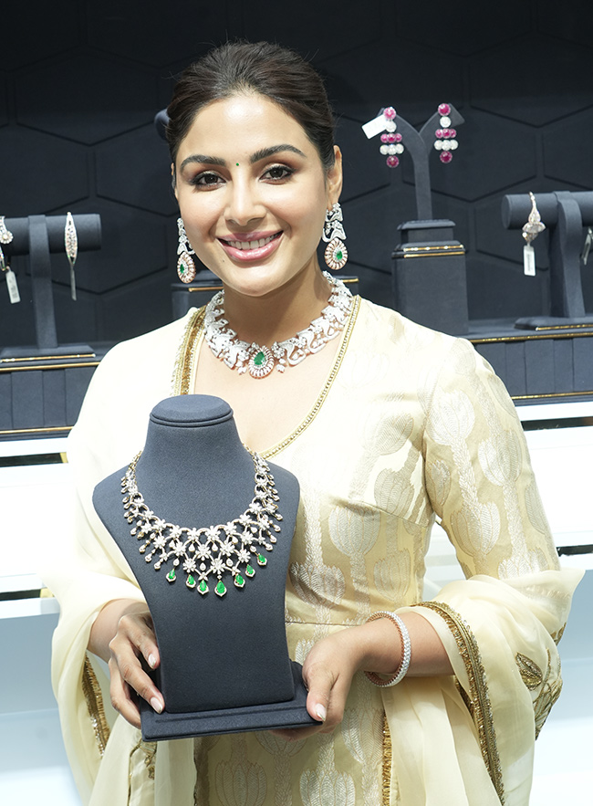 Tollywood Actress Samyuktha Menon In Visakhapatnam7