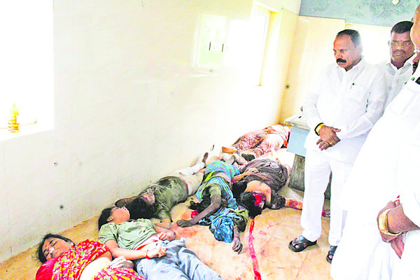 క్షతగాత్రులను పరామర్శించిన స్పీకర్‌ 
2