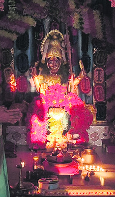 రాజరాజేశ్వరి దేవికి కిరణ స్పర్శ 1