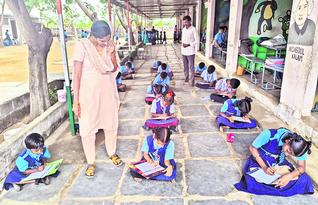 ‘సాక్షి’ స్పెల్‌బీకి విశేష స్పందన 2